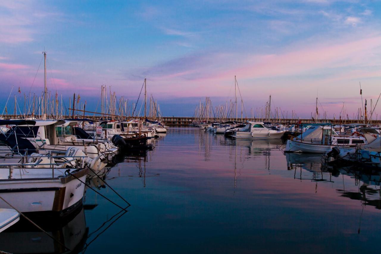 Atenea Port Barcelona Mataro Luaran gambar